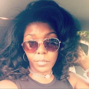 Meet your Posher, Tania